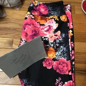 Pink floral lace leggings